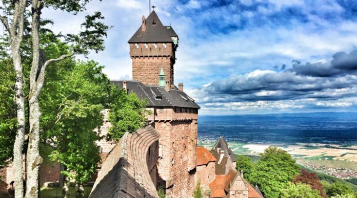Замок Верхний Кёнигсбург: одна из самых посещаемых средневековых крепостей Эльзаса