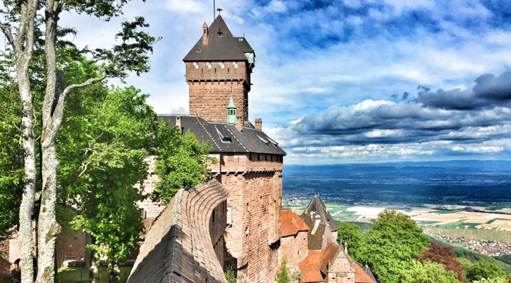 Замок Верхний Кёнигсбург: одна из самых посещаемых средневековых крепостей Эльзаса