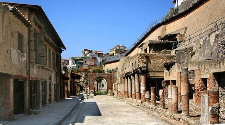 Геркуланум: малоизвестный город, погибший вместе с Помпеями