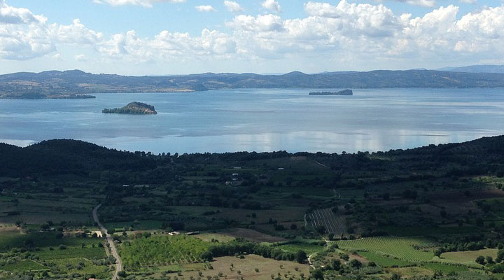 Озеро Больсена: вот почему это место одно из самых загадочных в Италии