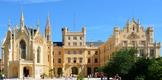 Готический замок Леднице: сказка, окруженная тремя европейскими странами