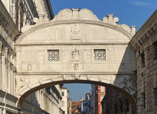 Мост вздохов в Венеции: его мрачная история и удивительная легенда, которая касается каждого из нас