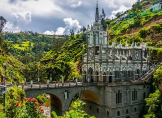 Лас-Лахас: грандиозный собор на мосту, построенный в память о чуде