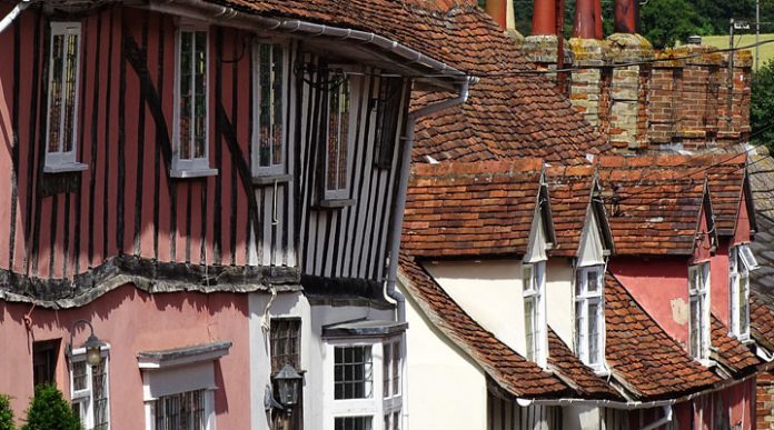 Лавенхем: зажиточный средневековый город с покосившимися домами