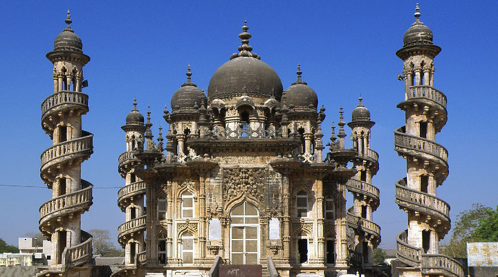 Сказочный дворец-мавзолей Махабат Макбара: одна из наиболее сохранившихся тайн Индии