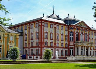 Дворец Брухзаль: один из самых красивых и роскошных барочных комплексов Германии