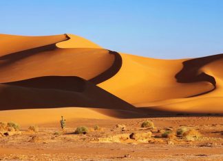 Тассилин-Адджер: уникальная каменистая долина в пустыне Сахара