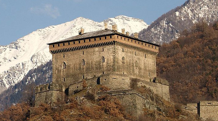 Монолитный замок Веррес: самый впечатляющий в регионе Валле д’Аоста