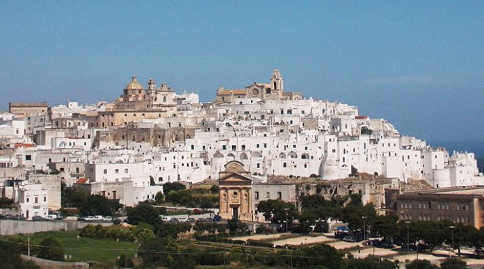 Остуни: величественный белый город в итальянской провинции Апулия