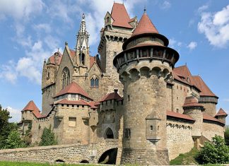 Замок Кройценштайн: древняя крепость Габсбургов недалеко от Вены