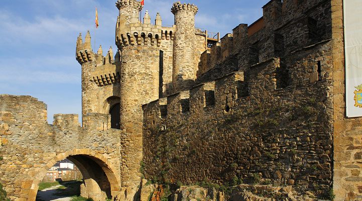 Замок Понферрада: средневековая крепость тамплиеров в Испании