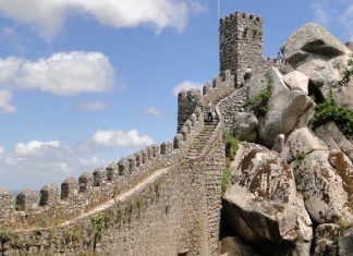 Замок мавров в Синтре: крепость, построенная арабскими завоевателями в IX веке