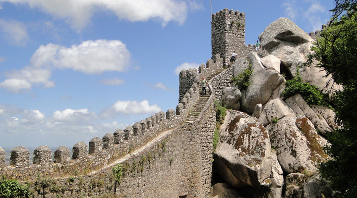 Замок мавров в Синтре: крепость, построенная арабскими завоевателями в IX веке