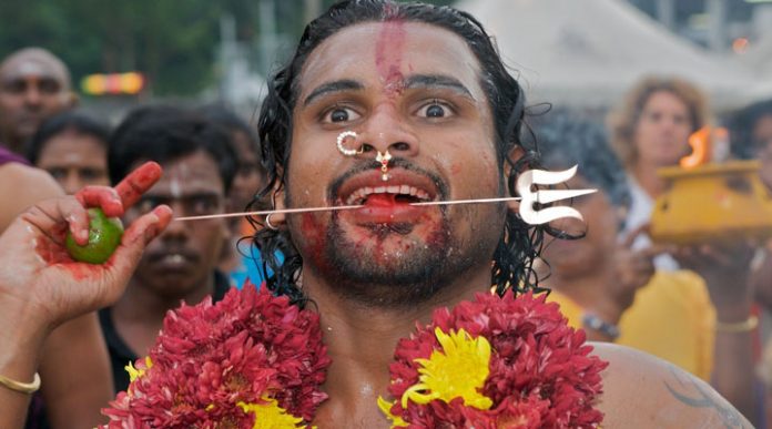 Жуткие традиции мира: 7 невероятных вещей, которые до сих пор существуют в нашем мире