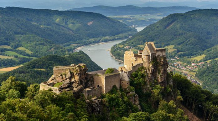 Куда поехать из Вены на один день: 15 идей