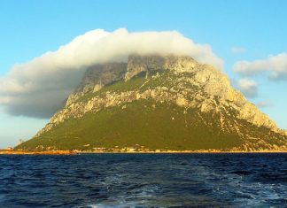 Остров Таволара: самое маленькое королевство в мире