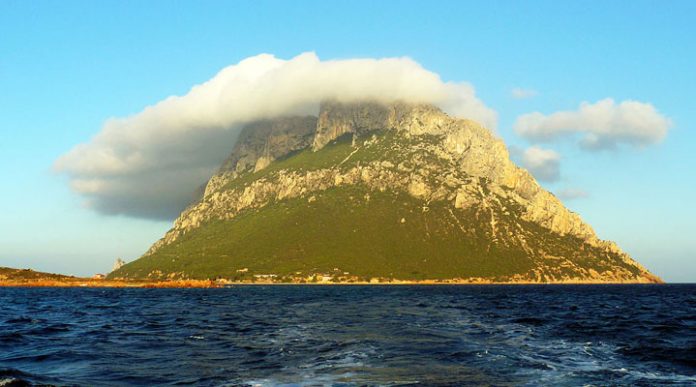 Остров Таволара: самое маленькое королевство в мире