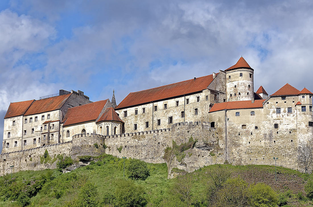 Замок Бургхаузен