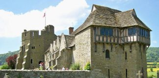 Замок Стоксей: укрепленная усадьба, полностью сохранившая свой средневековый облик