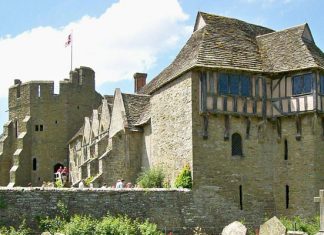 Замок Стоксей: укрепленная усадьба, полностью сохранившая свой средневековый облик