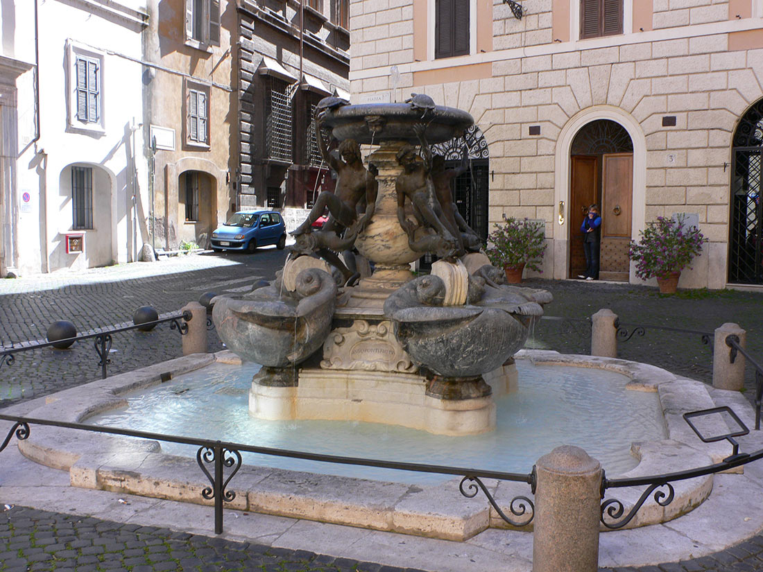 Пьяцца Маттеи (Piazza Mattei)