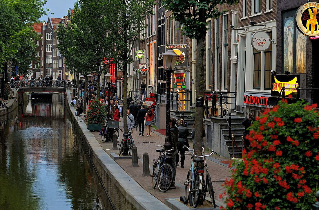 Район красных фонарей в Амстердаме