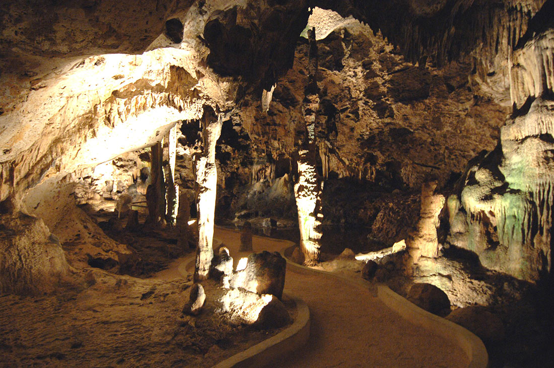 Пещеры Хато