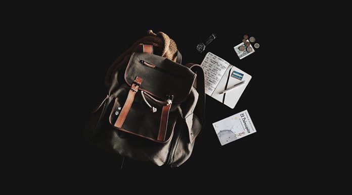 Что взять с собой в путешествие: 12 вещей, которые всегда должны быть с вами в рюкзаке