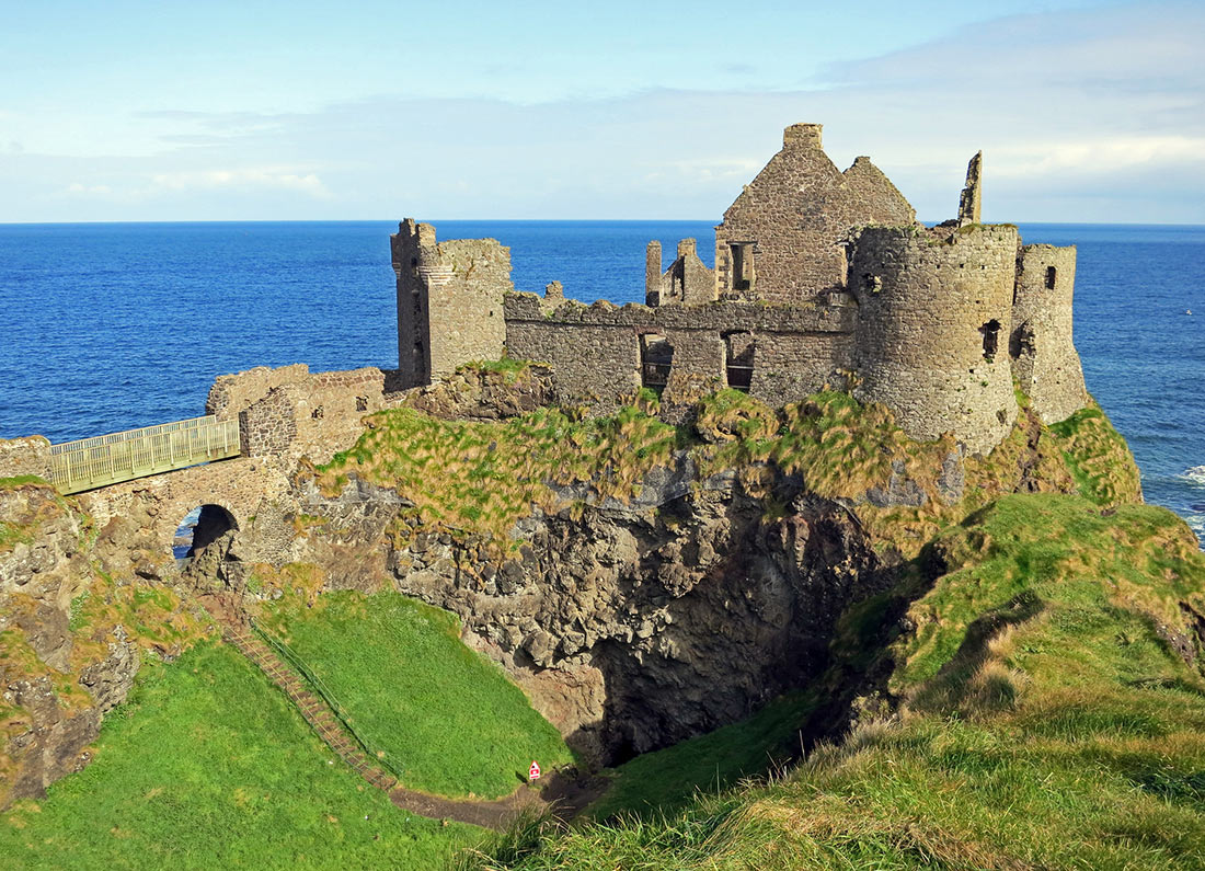 замок Данлюс в Северной Ирландии