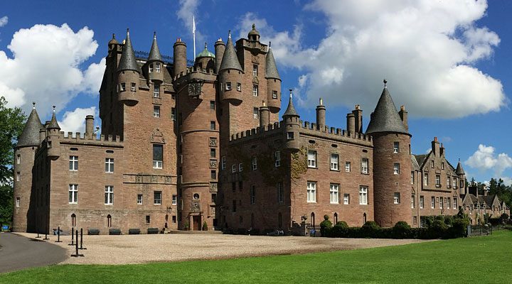 Замок Глэмис: самый мистический замок Шотландии