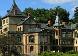 Замок Голухув: французский Ренессанс в польской глубинке