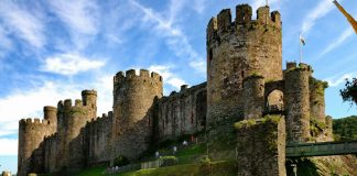 Замок Конви: лучший пример военной архитектуры Средневековья