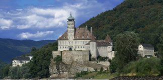 Замки Австрии: 15 самых интересных и внушительных древних сооружений