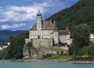 Замки Австрии: 15 самых интересных и внушительных древних сооружений