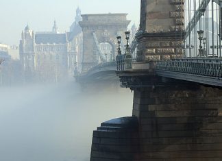 Что посмотреть осенью: 7 городов, которые удивят вас неземными красками