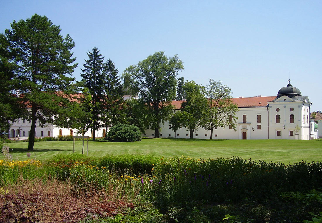 Дворец Гёдёллё