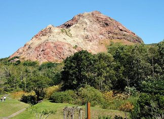 Сёвасиндзан: необычная гора, которую японцы прятали от всего мира