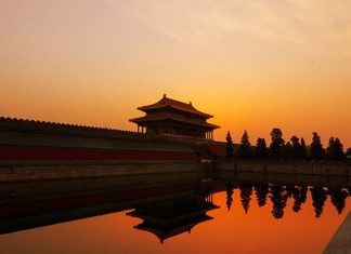 Запретный город в Китае: вот как выглядит самый большой дворцовый комплекс в мире