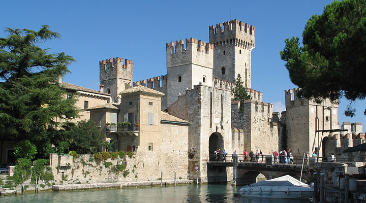 Замок Скалигеров в Сирмионе (Castello di Sirmione)