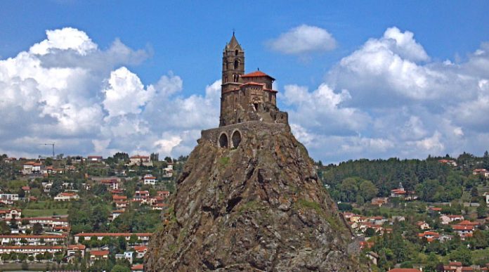 Часовня Сен-Мишель д’Эгиль: французское чудо на кончике иглы