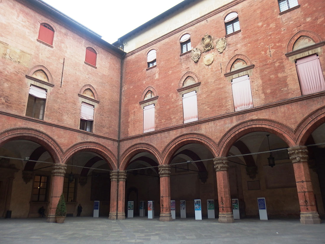 Палаццо Комунале в Болонье