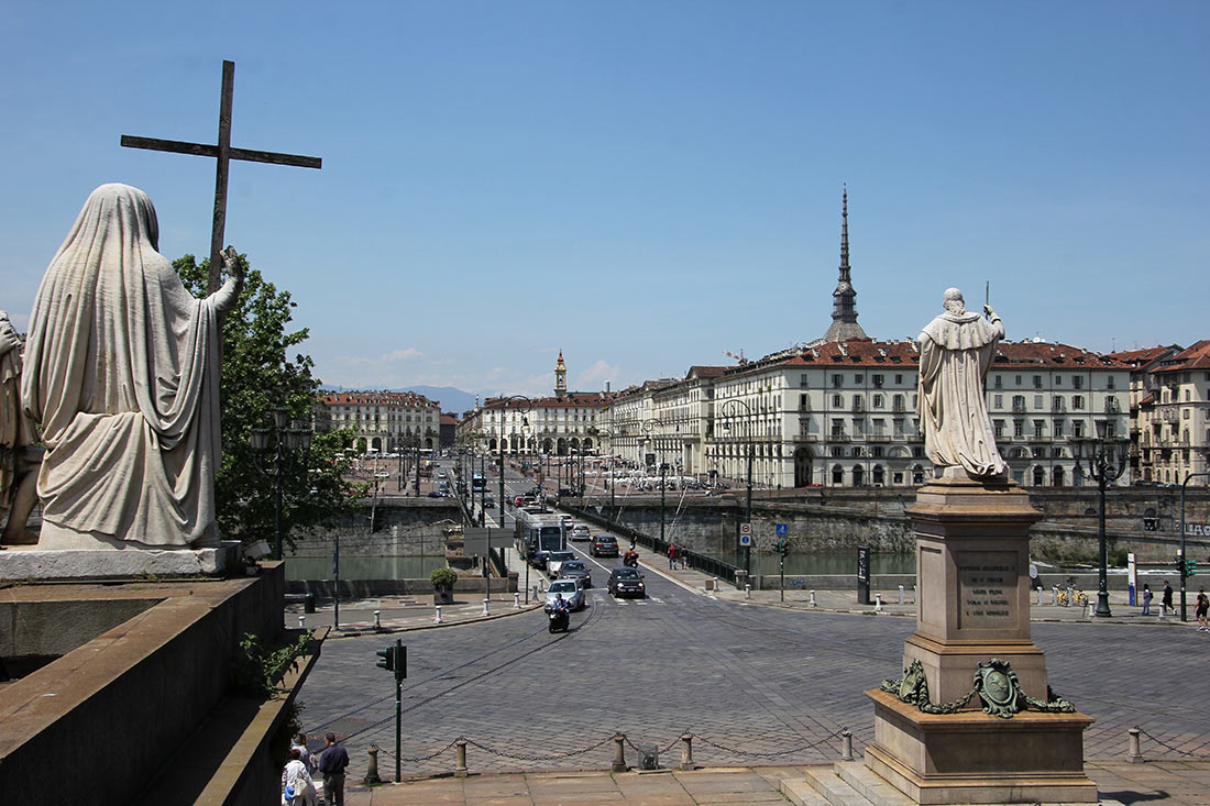 Достопримечательности Турина: Площадь Витторио Венето