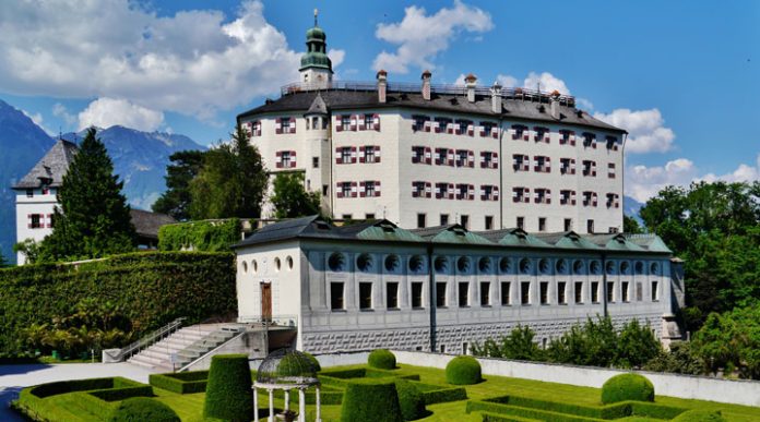 Замок Амбрас: так выглядит старейший музей в мире!