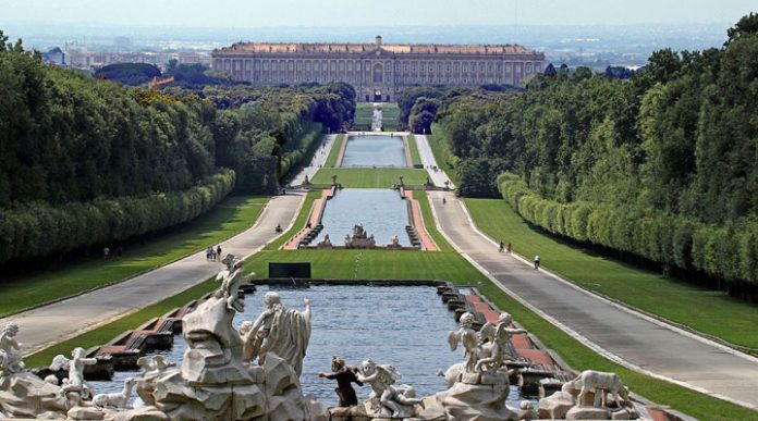 Королевский дворец в Казерте: симфония, опередившая время