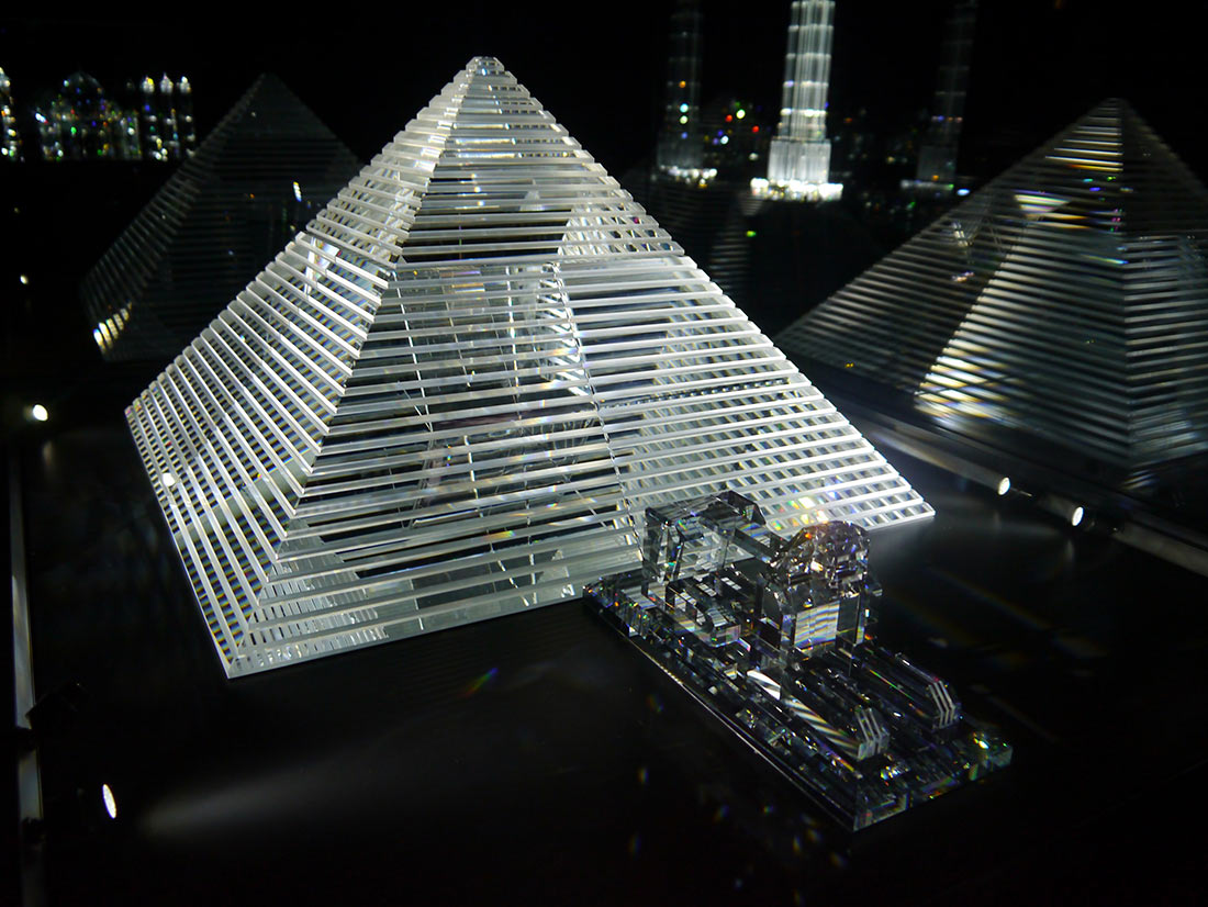 Монокристалл в форме пирамиды