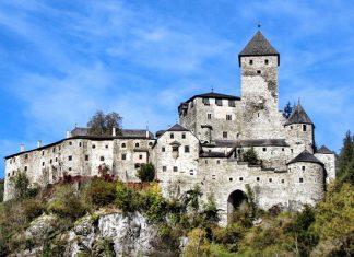 Замок Тауферс: уникальная достопримечательность Южного Тироля