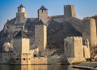 Голубацкая крепость: одна из самых известных достопримечательностей Сербии
