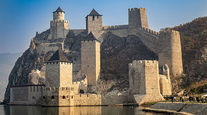 Голубацкая крепость: одна из самых известных достопримечательностей Сербии