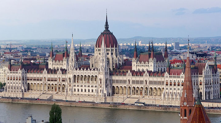 Здание венгерского парламента в Будапеште: одно из самых узнаваемых сооружений в мире