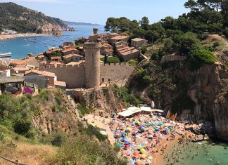 Самые красивые пляжи Испании: лучшие места для любителей изысканной неги